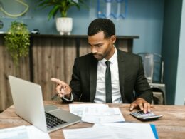 Seguro de crédito x Carta de crédito: qual é a melhor opção para você? / Foto: RODNAE Productions / Pexels
