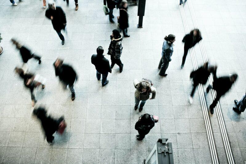 Seguro de pessoas: quais seguros uma pessoa pode ter durante a vida / Foto: Timon Studler / Unsplash Images