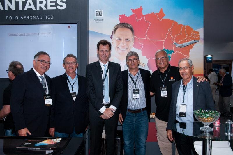 Empresário e consultor Francisco Lyra , Marcos Alberto sócio empreendedor do Antares; Ronei Saggioro, sec. Nacional de Aviação Civil; e os sócios do Antares Romeu Neiva, Rodrigo Neiva e Paulo Roberto / Divulgação