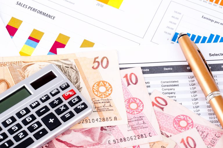 Economia - dinheiro - economia - orçamento - contas públicas - planilhas