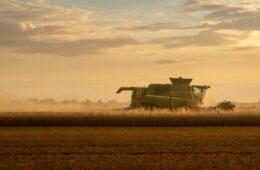 Demanda por seguro de cargas agrícolas quase dobra em 2022
