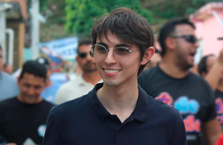 Deputado eleito Amom Mandel