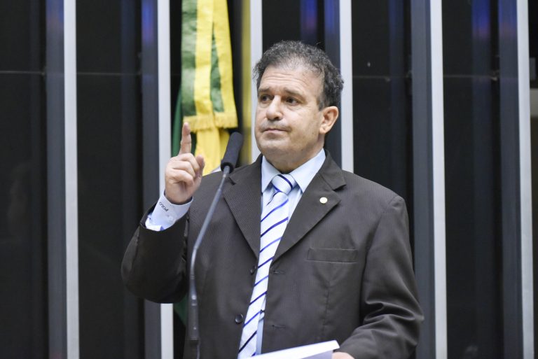 Discussão e votação de propostas. Dep. Pompeo de Matos PDT-RS