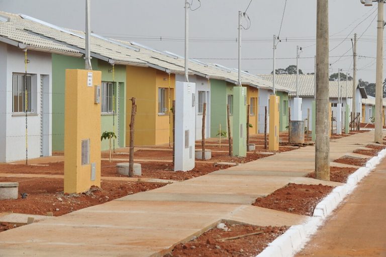 Cidades - geral - habitação - moradia popular - Entrega de Unidades Habitacionais em Brasília