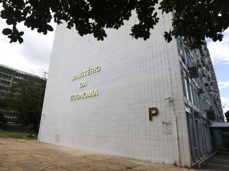 Brasília - Congresso Fachada do Ministério da economia