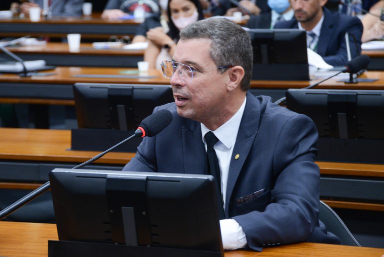 Comissão Especial - Aplicação de Recursos Ensino - PEC 013/21. Dep. Fábio Mitidieri PSD-SE