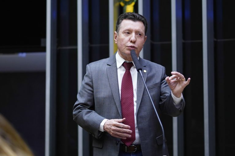 Discussão e votação de propostas. Dep. José Nelto PP-GO