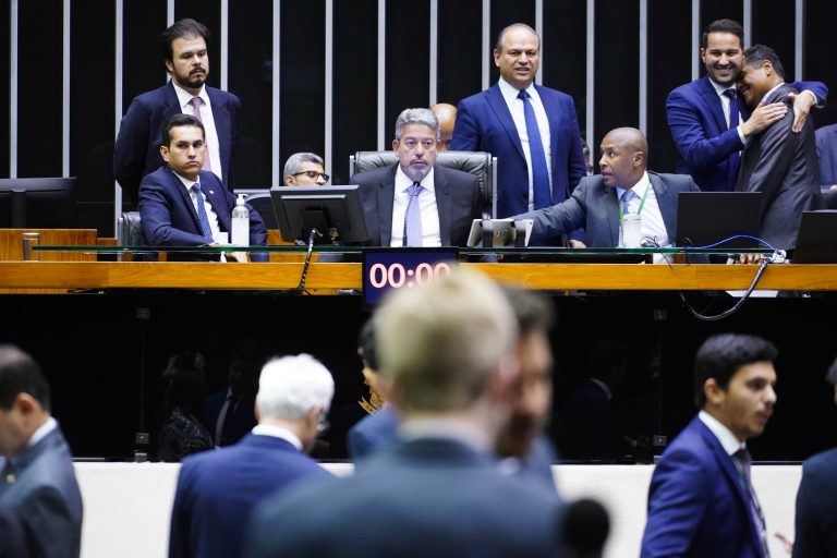 Discussão e votação de propostas. Dep. Arthur Lira PP-AL