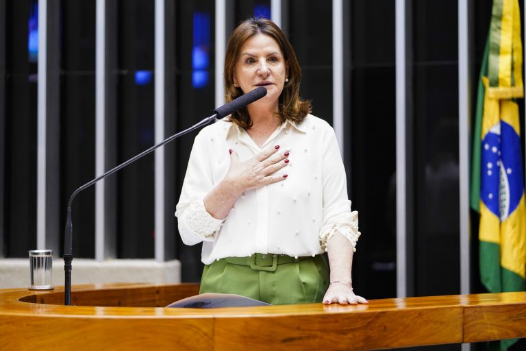 Deputada Carmen Zanotto 