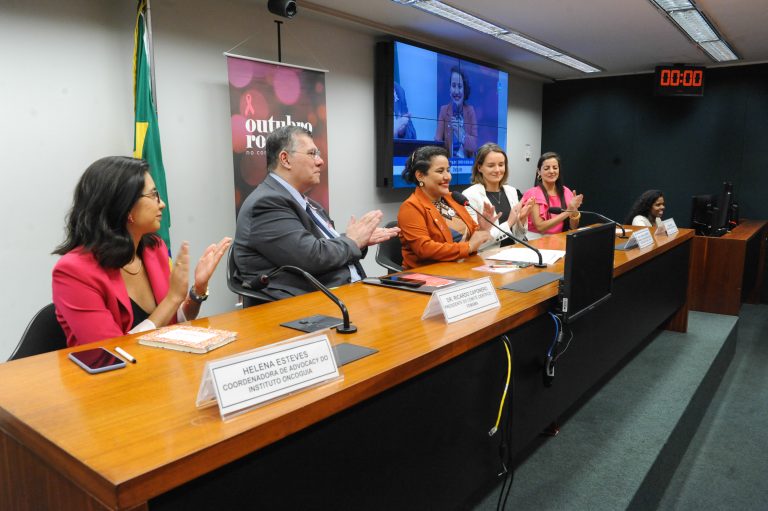 Debatedores pediram mais recursos para a realização de exames