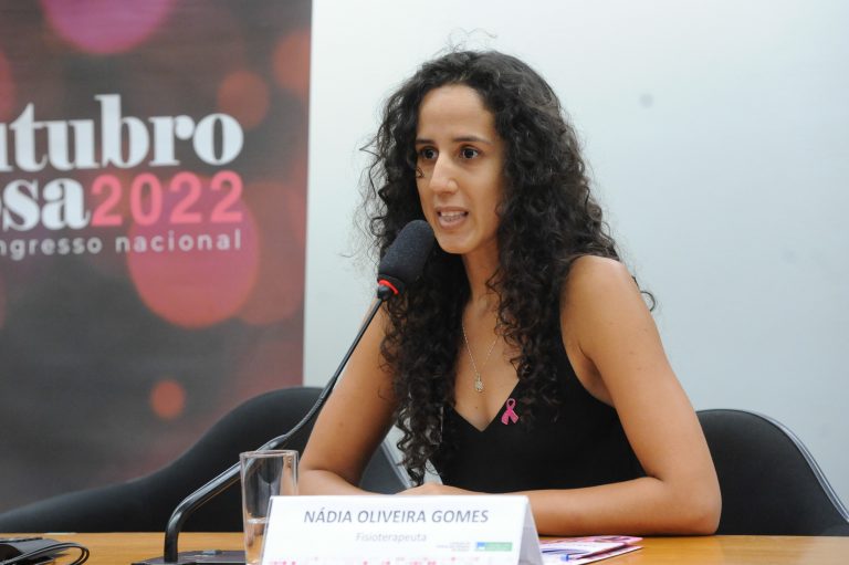 Audiência Pública - Rosa do Brasil de Dragon Boat: a prática e seus benefícios. Nádia Oliveira Gomes - FISIOTERAPEUTA