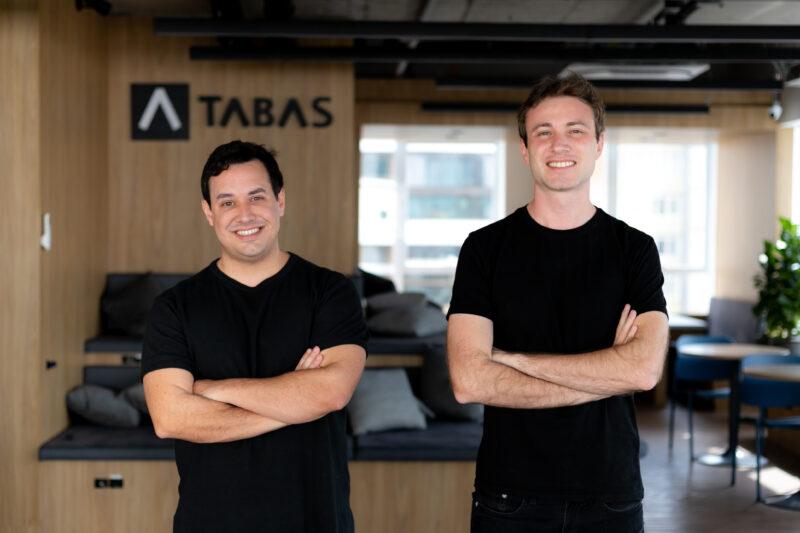 Leonardo Morgatto, co-fundador e CEO da Tabas; e Alex Chatzieleftheriou, CEO e Co-Founder da Blueground / Divulgação