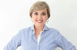 Regina Lacerda, proprietária da Rainha Seguros / Foto: Divulgação / Arquivo Pessoal