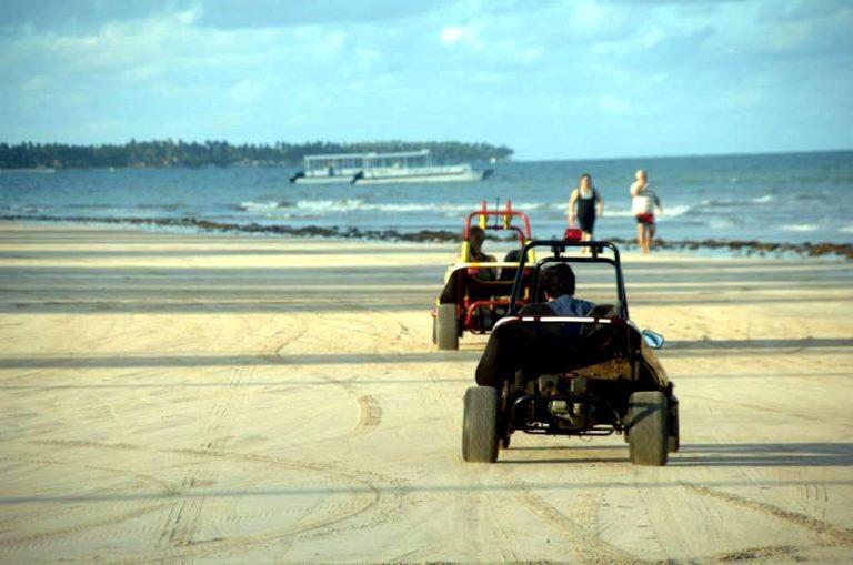 Turismo - Brasil - bugues buggy praias passeios litoral férias (Maragogi-AL)