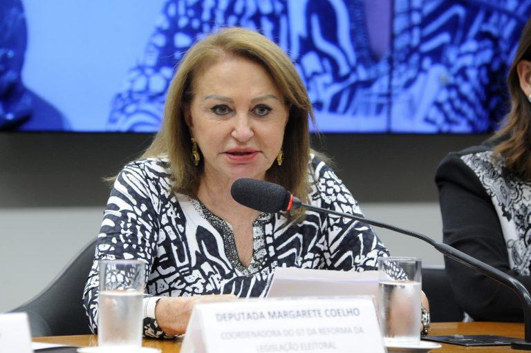 Lançamento do livro “ Declaração dos Direitos da Mulher e da Cidadã e outros textos”. Dep. Elcione BarbalhoMDB - PA