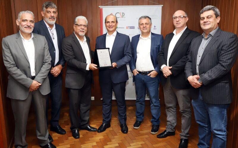 Executivos da Zurich e diretores do CSP-MG prestigiam homenagem / Foto: Arnaldo Athayde / Divulgação
