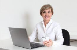 Regina Lacerda, Proprietária da Rainha Seguros / Divulgação / Arquivo Pessoal