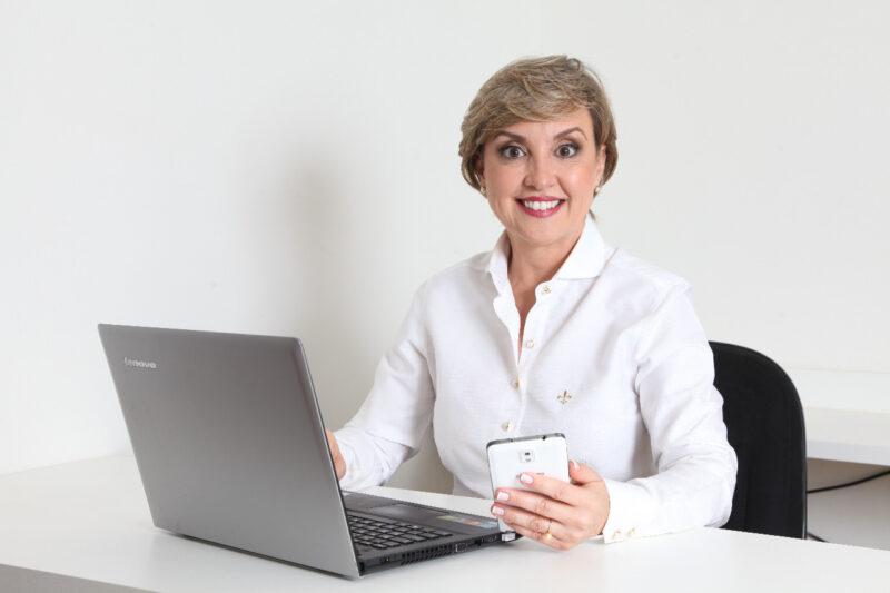 Regina Lacerda, Proprietária da Rainha Seguros / Divulgação / Arquivo Pessoal