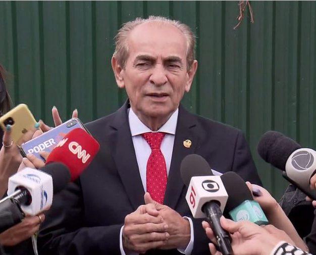 Senador Marcelo Castro concede entrevista