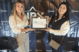 Executivas da SulAmérica comemoram a conquista da companhia durante a premiação / Divulgação