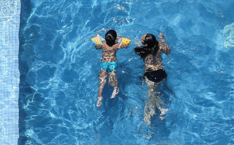 Saúde - Geral - lazer piscina verão calor