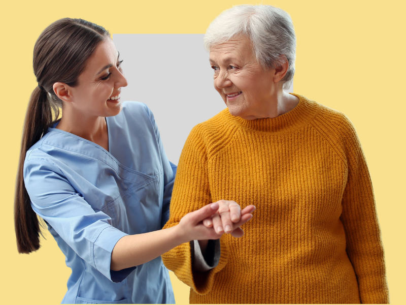 Mulher, jovem, andando ao lado e de mãos dadas com uma idosa, capa do conteúdo sobre como prevenir o Alzheimer