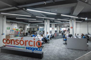 Consórcio Magalu oferece descontos exclusivos nos planos de serviços e motos durante janeiro / Foto: Germano Lüders / Divulgação