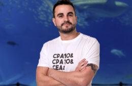 O professor Lucas Silva, especialista em educação financeira