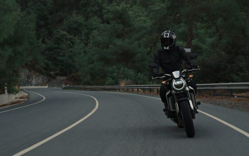 HDI Seguros tem novas coberturas para os seguros de automóvel e moto / Foto: Alexey Malakhov / Unsplash Images