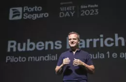 Rubens Barrichello durante o MDRT Day / Foto: Leo Orestes / Divulgação