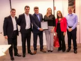Da esquerda para a direita: Marcelo Rosseti, Superintendente da Bradesco Vida e Previdência Matriz SP; José Luiz Fontes, Superintendente da Bradesco Vida e Previdência Regional RJ; Octávio Perissé, presidente do CVG-RJ; Karen Leticia Nichel, Superintendente Comercial da Bradesco Vida e Previdência Sucursal RJ; Sonia Marra, diretora de Ensino do CVG-RJ e Romildo Rocha, Superintendente Comercial Regional RJ / Foto: Dalvino Santino / Divulgação