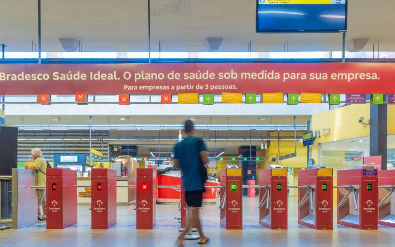 Grupo Bradesco Seguros realiza ação no MetrôRio para reforçar a importância do seguro / Divulgação