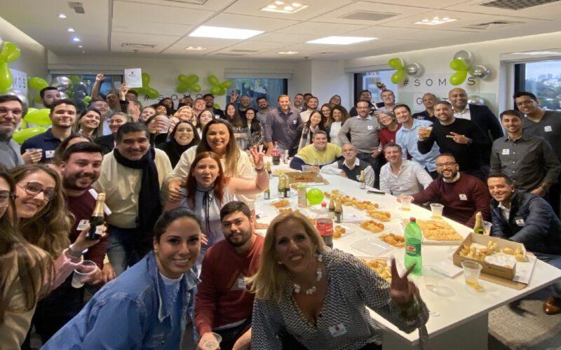 Parte da equipe da EZZE Seguros / Foto: Divulgação