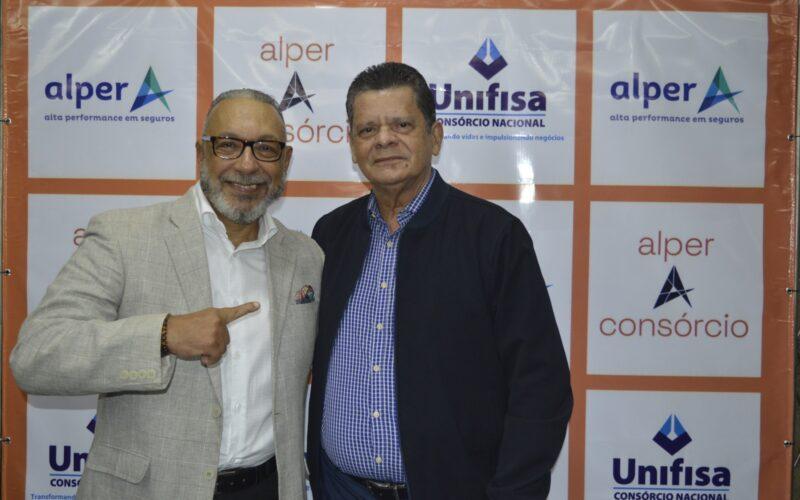 Fausto Dorea (presidente do Clube dos Seguradores da Bahia) e Antonio Azevedo (vice-presidente de Auto/Frota da Alper Consultoria e Corretora de Seguros) / Foto: Divulgação