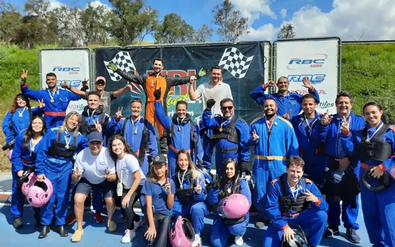 Corretores e convidados da 1ª Prova de Kart promovida pela Asseg Assessoria de Seguros / Foto: Divulgação