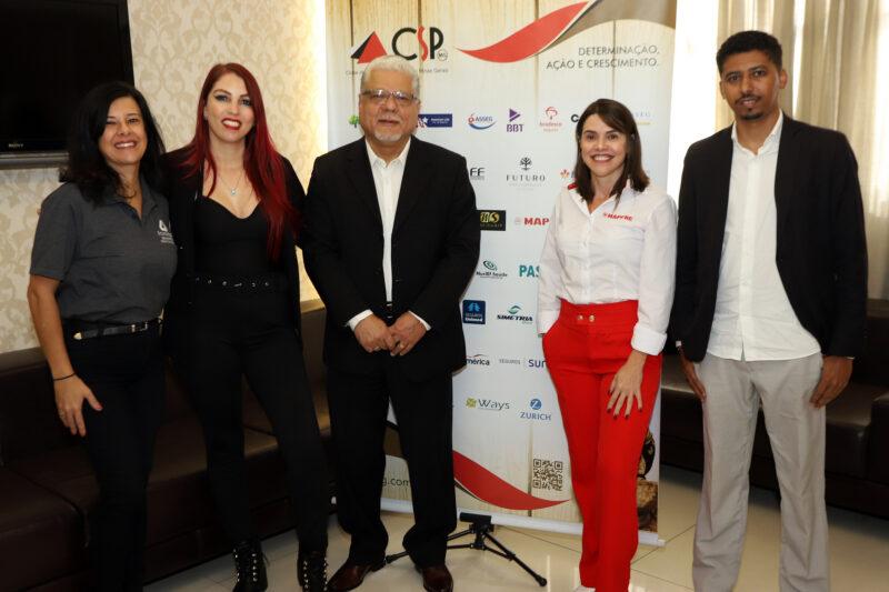 Roberta Machado (SindSeg MG/GO/MT/DF), Simone Ribeiro (NucIEf Saúde), João Paulo Moreira de Mello (CSP-MG), Cláudia Suarez (MAPFRE) e Reginaldo Morais (NucIEf Saúde) / Foto: Arnaldo Athayde / Divulgação