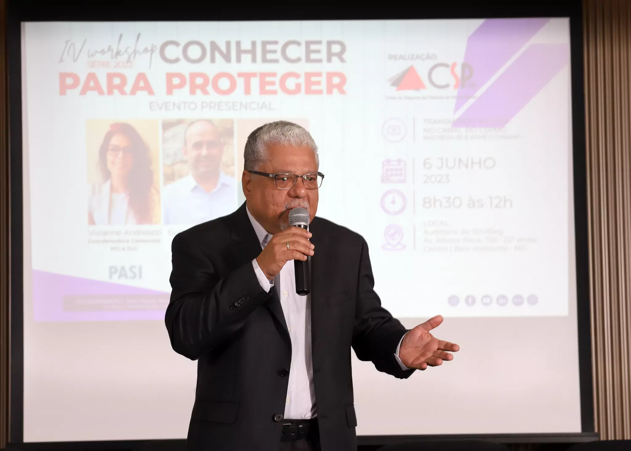 Na abertura do evento, o presidente do CSP-MG, João Paulo Mello, demonstra “satisfação em reunir no IV Workshop Conhecer para Proteger três das primeiras beneméritas que ajudaram na fundação da entidade” / Foto: Arnaldo Athayde / Divulgação