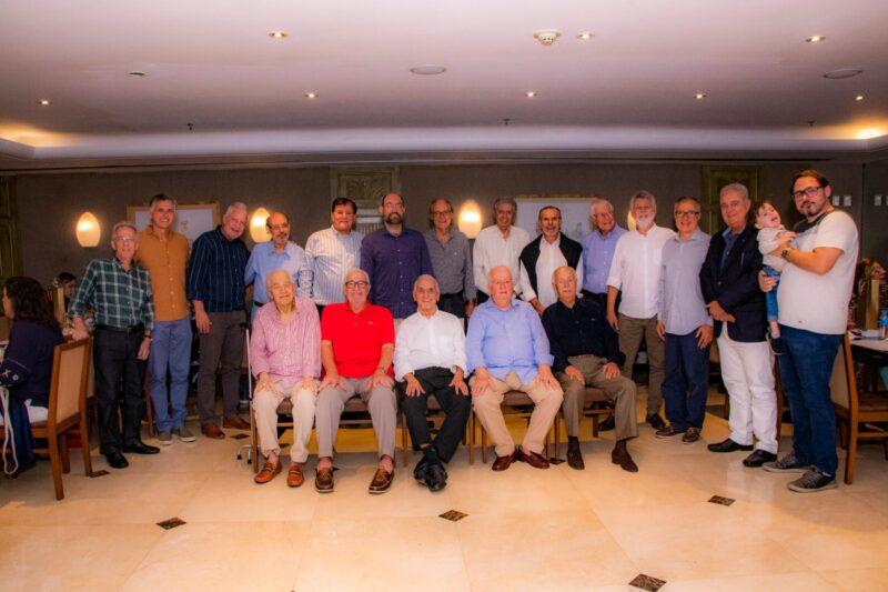 Bolinhas reunidos no jantar de maio para homenagear as mamães / Foto: Dalvino Santino / DIvulgação