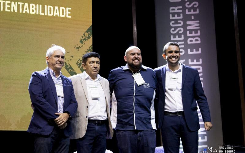 Mauro Gonçalves (Executivo da B10 Corretora de Seguros), José Cristovão Martins (Presidente do Sincor-MT), Saulo Gabriel (Superintendente de Produtos - Seguro de Pessoas da Allianz Seguros) e Regis Melo, executivo comercial para o canal Corretor da Maxpar | Autoglass / Foto: William Anthony / Universo do Seguro