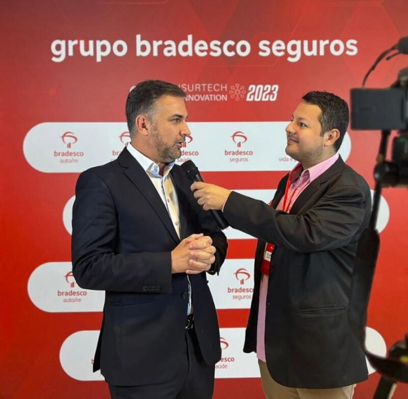 Leonardo Pereira de Freitas, Diretor Comercial da Bradesco Auto/RE, e William Anthony, Fundador do Universo do Seguro / Foto: Reprodução