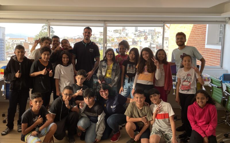 Medalhista olímpico, Bruno Fratus visita Associação Beneficente da Allianz Seguros/ Foto: Divulgação