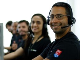 Coris anuncia novo serviço para clientes que precisam acionar o seguro viagem / Foto: Divulgação