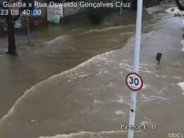 Águas do Rio Guaíba invadem a orla, em Porto Alegre (RS); Região está em estado de alerta por causa de ciclone / Reprodução / Prefeitura de Porto Alegre