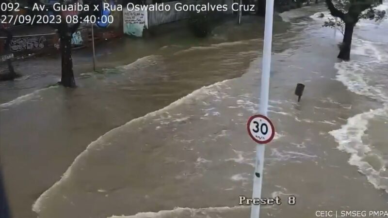 Águas do Rio Guaíba invadem a orla, em Porto Alegre (RS); Região está em estado de alerta por causa de ciclone / Reprodução / Prefeitura de Porto Alegre