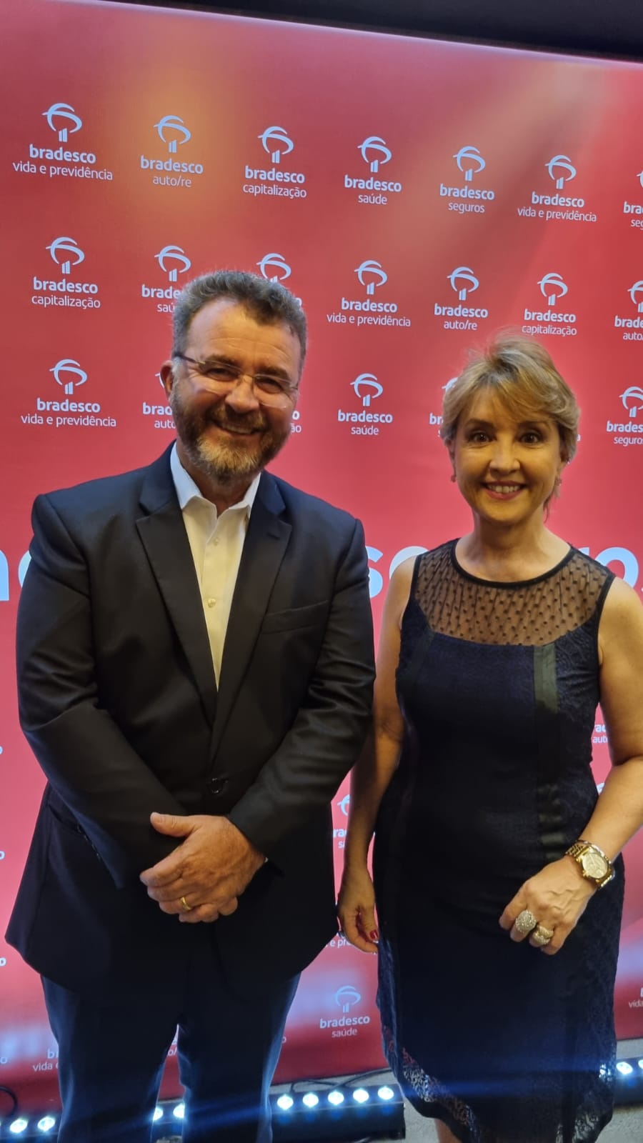 Jorge Nasser, diretor-presidente da Bradesco Vida e Previdência; e Regina Larcerda, presidente do CESB e CEO da Rainha Seguros / Divulgação
