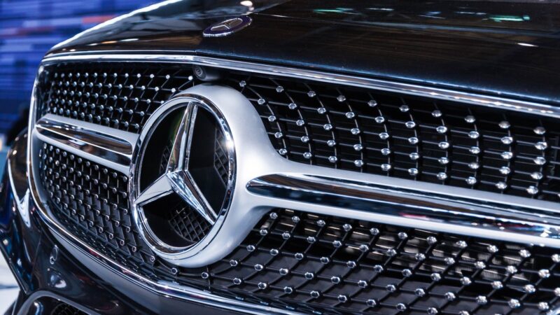 Mercedes Benz 1969 é destaque em primeiro leilão noturno da Copart/ Foto: Pexels