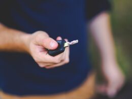 Copart divulga os 10 veículos de luxo mais arrematados em leilões online / Foto: Kaboom Pics / Unsplash Images