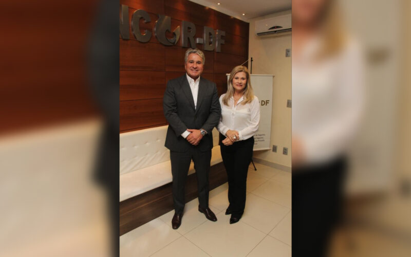 Jeremias Cézar, da BR Infinite Assessoria (Vice-Presidente da ACONSEG Centro-Oeste); e Enir Junker, da Junker Assessoria e Consultoria (Presidente da ACONSEG Centro-Oeste) / Foto: Divulgação