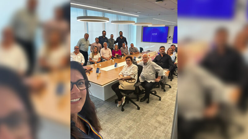 Líderes das assessorias da Aconseg-RJ com diretores da Amil, na sede da empresa, no Rio / Foto: Divulgação