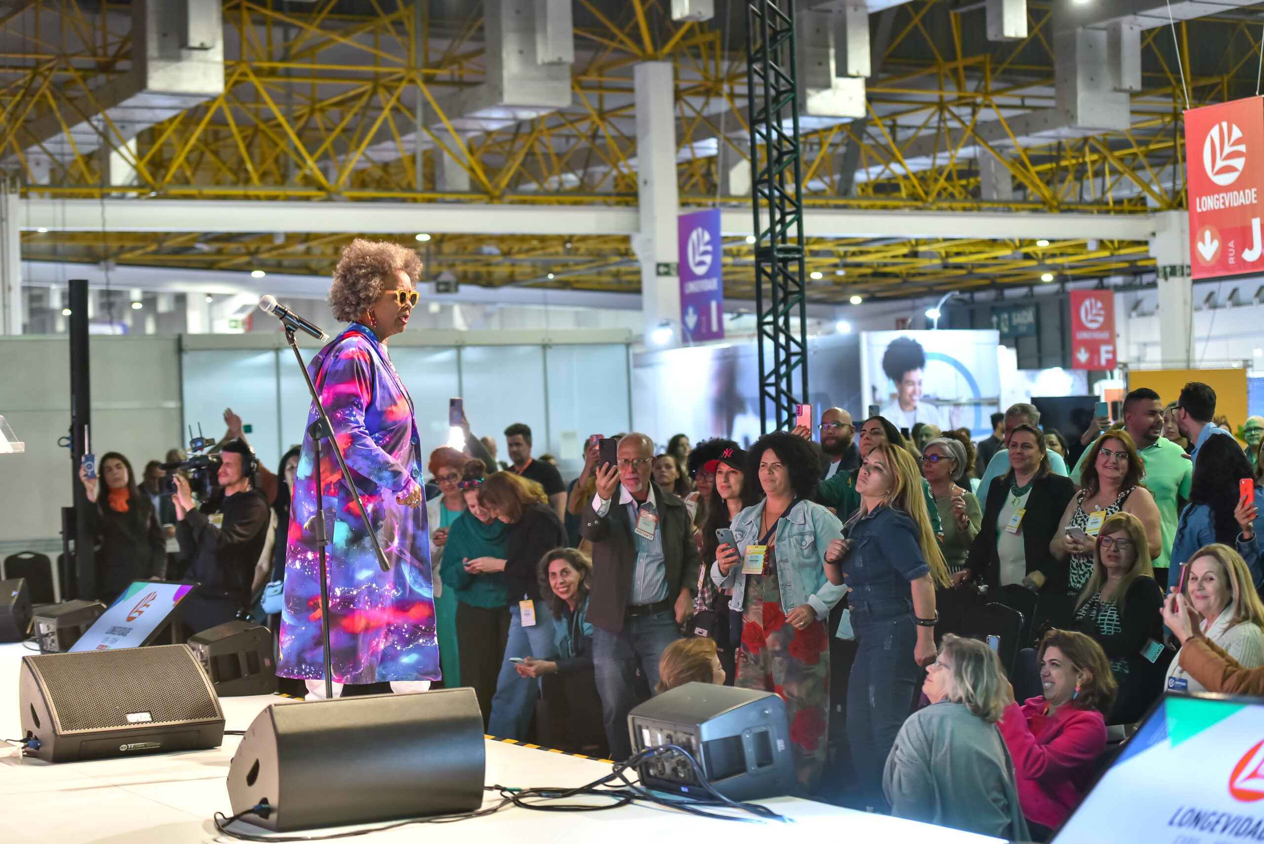 Primeiro dia da Longevidade Expo+Fórum reuniu autoridades e debateu a importância de políticas públicas mais abrangentes para a população 50+/ Foto: Divulgação